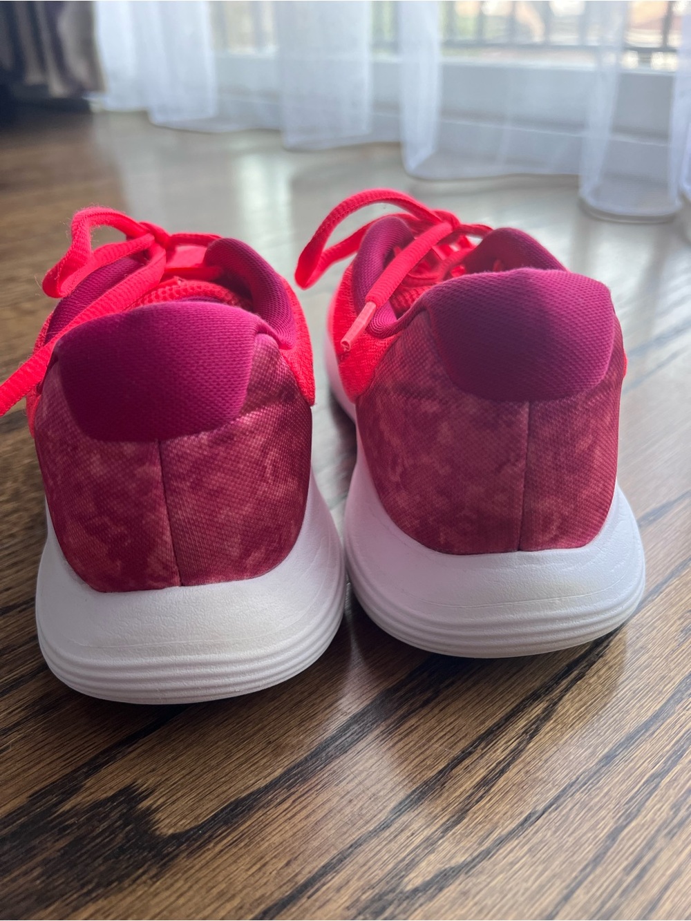 Nike Women's Hot Pink Athletic Running Shoes with White Sole - Picture 6 of 8